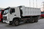 O caminhão basculante da construção de SINOTRUK HOWO A7 30-40 toneladas de RHD 10 roda dentro o branco