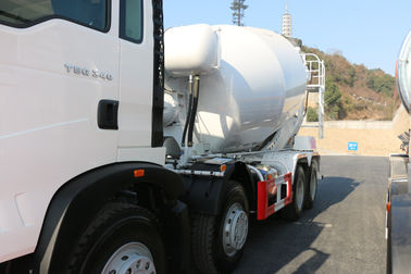 o anúncio publicitário do dever da luz do combustível diesel do caminhão do misturador 6x4 concreto transporta Sinotruk Howo7