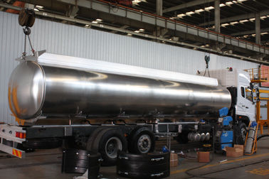 Rodas do caminhão de depósito de gasolina 12 de Hohan para o óleo que transporta o modelo ZZ1315M4666C1