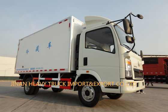 O dever da luz de Howo 4X2 refrigerou o caminhão 5 toneladas de 60000kg DE 7 TONELADAS