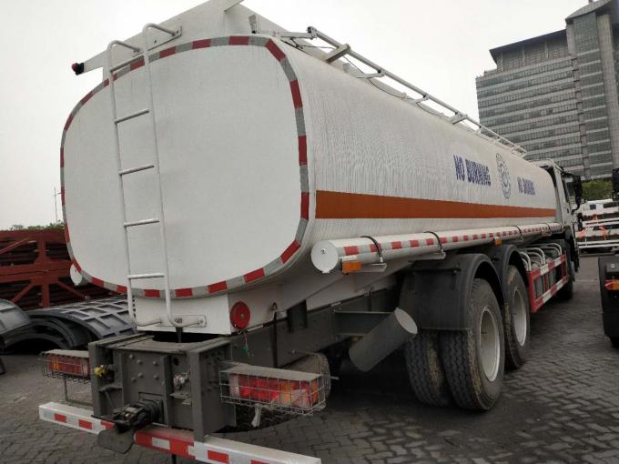 Caminhão de depósito de gasolina 336 do EURO 2 de HOWO, caminhão de petroleiro 25CBM do óleo 20 toneladas de carga útil 7